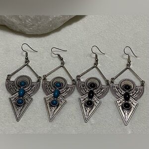 🦋🍃Silver and Black Dangle Earrings🍃🦋